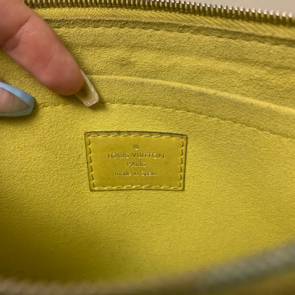 SOLD Louis vuitton epi pouch wrist wallet - Picture 9 of 15